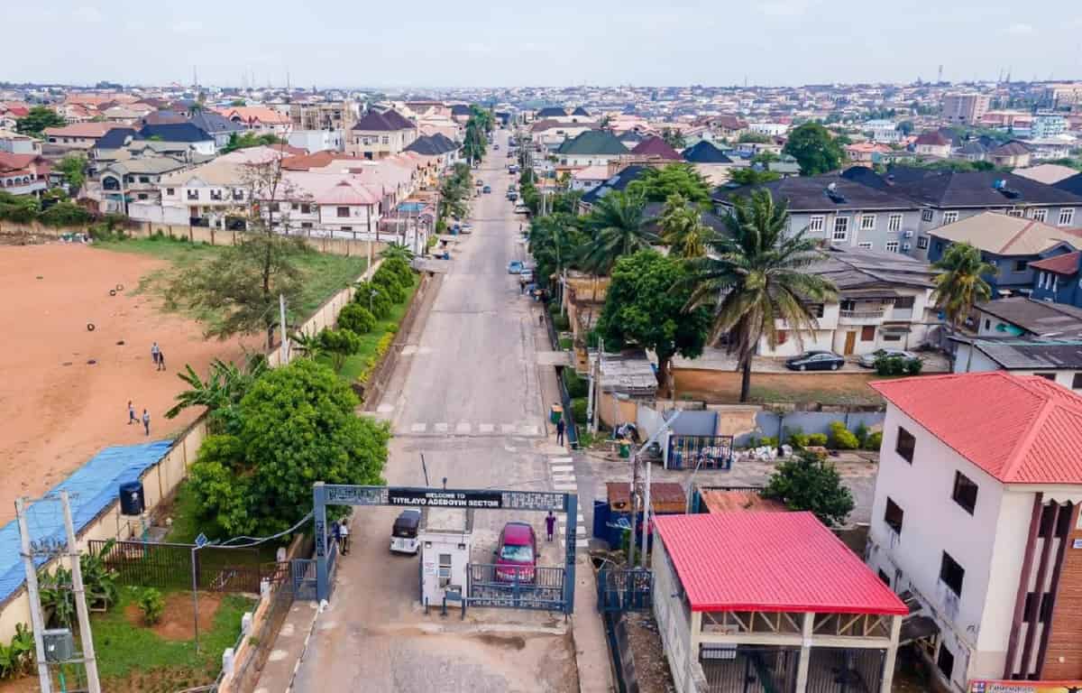 Omole Phase 1 and Phase 2 Lagos, Location, Area Guide, Leisure and Shopping, Schools, Apartments and Properties
