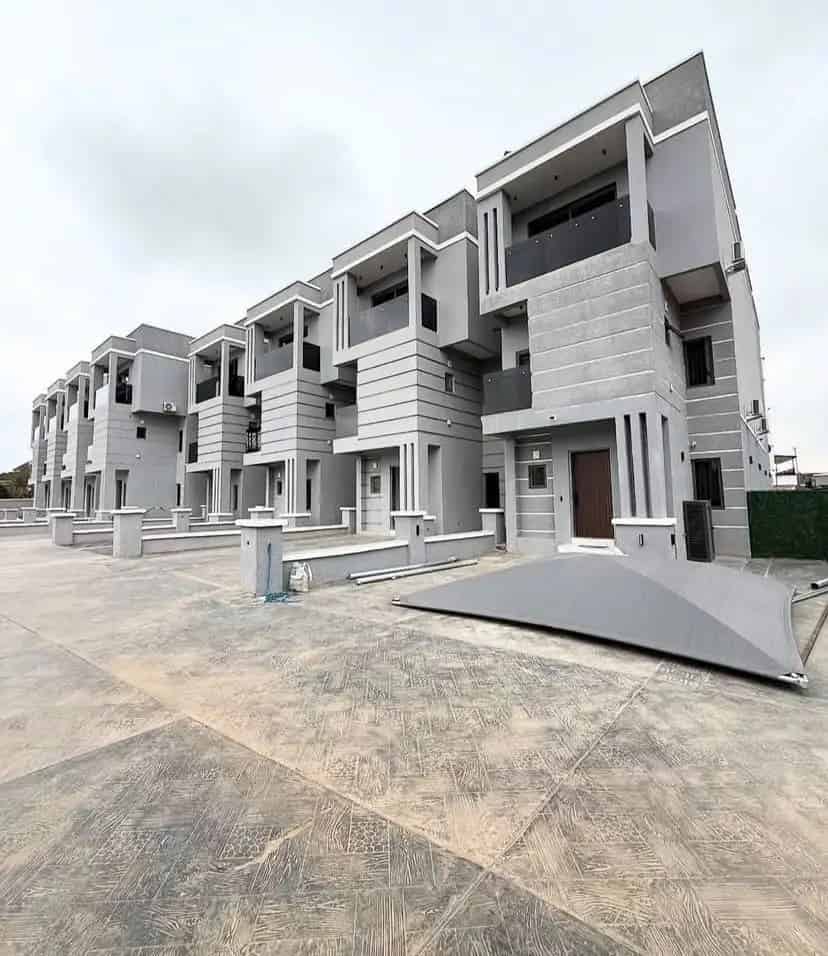 4-bedroom Terrace