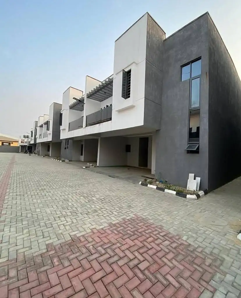 4 Bedroom Terrace for rent