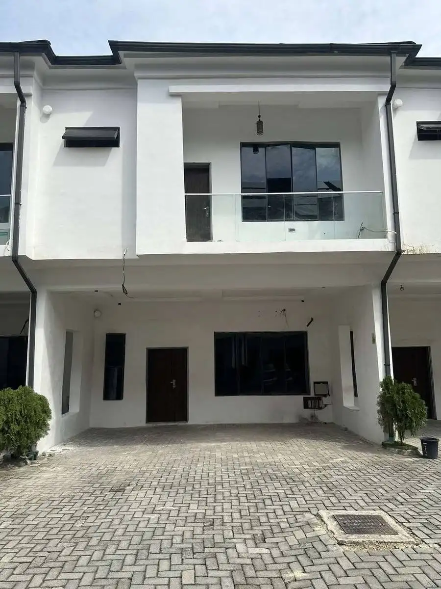 4 Bedroom Detached Duplex for sale