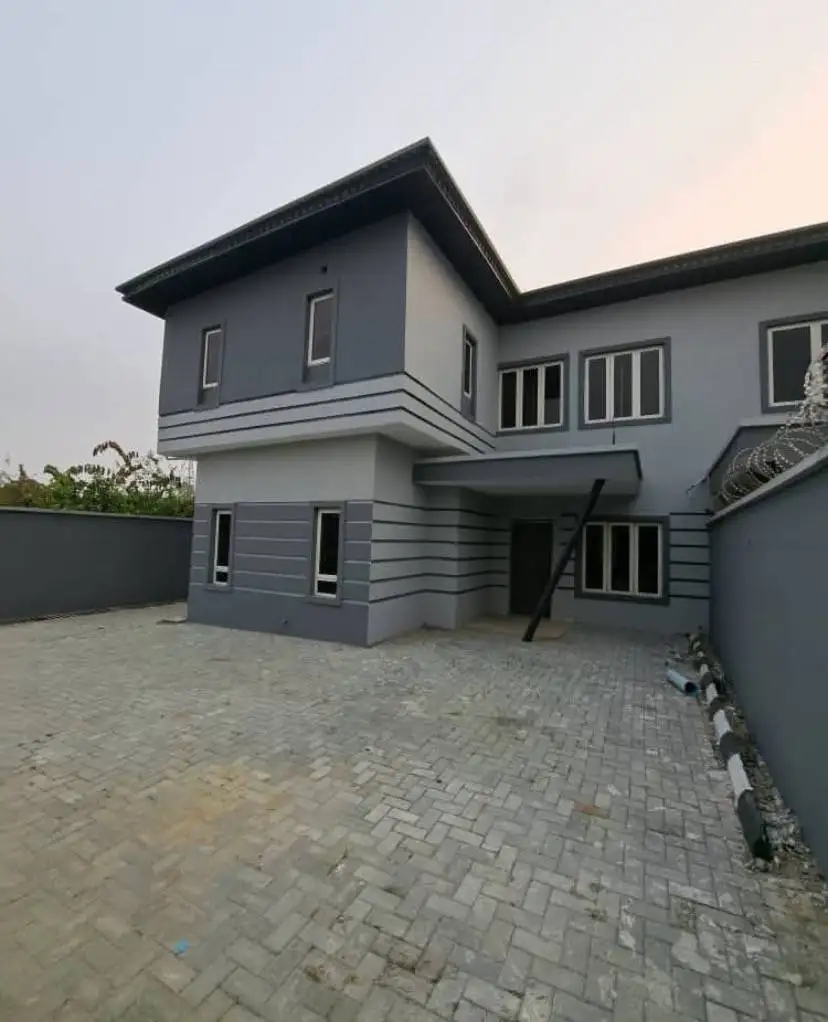 4 Bedroom Semi Duplex for rent